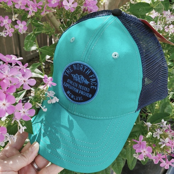The North Face Accessories - North Face trucker hat NWT